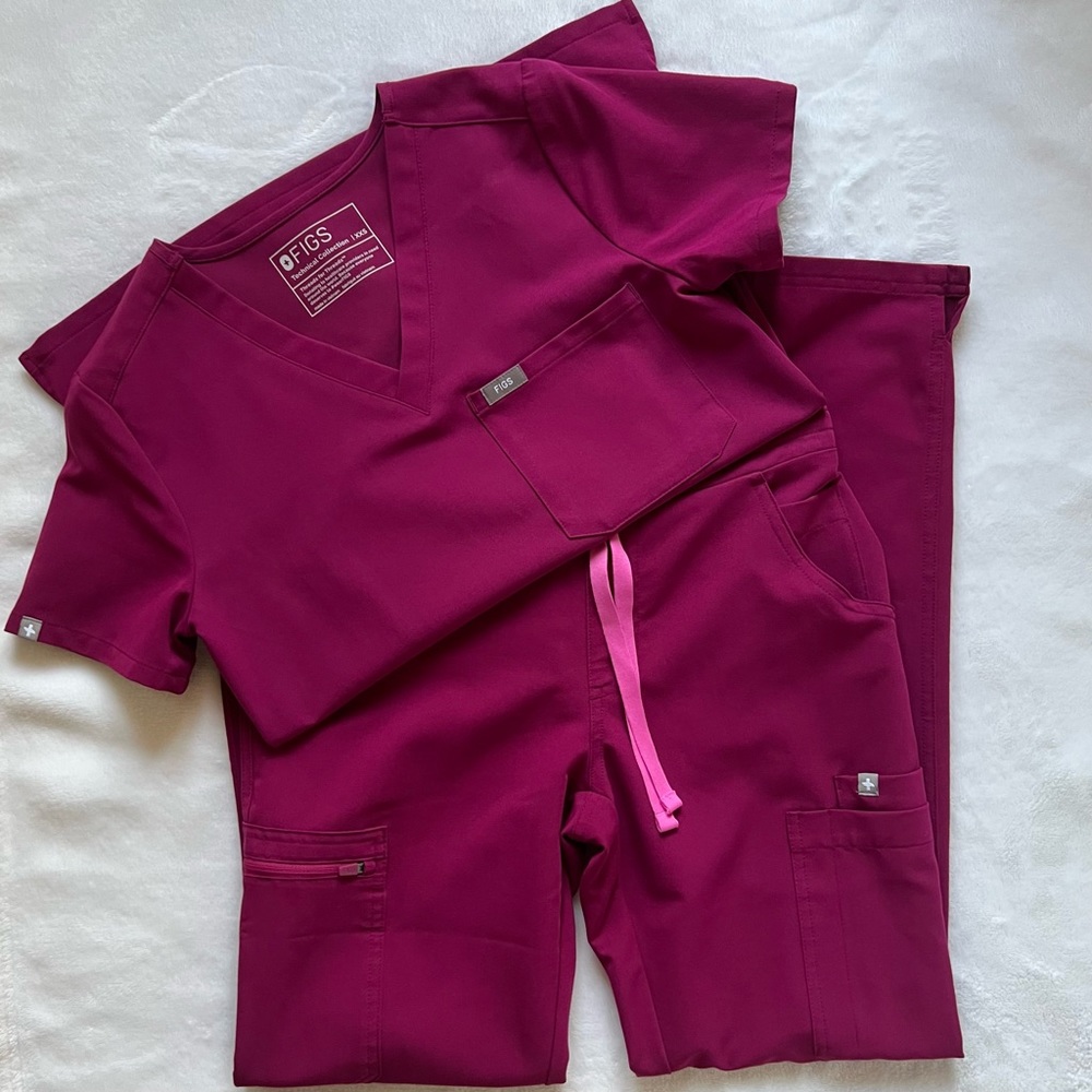 FIGS Dark Magenta scrub set XXS